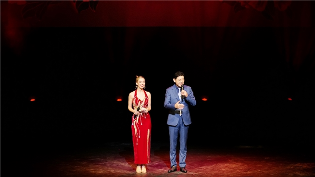 《礼赞春晖 温暖中华》 ——中国艺术家代表团新春公益慰问晚会盛启悉尼歌剧院